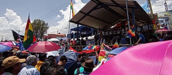 La gente se reúne para recordar a los 12 asesinados en la masacre de Sacaba - Sputnik Mundo