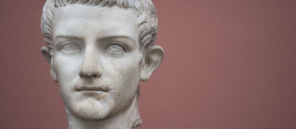 Un busto del emperador romano Calígula - Sputnik Mundo