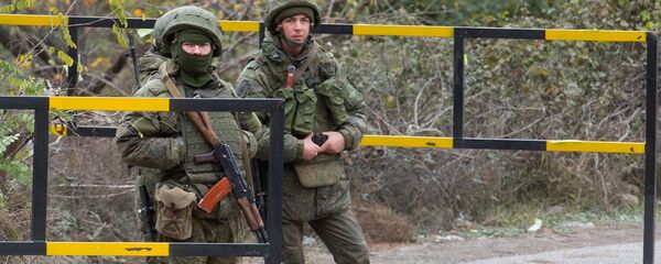 Militares rusos cerca de Lachín en Nagorno Karabaj - Sputnik Mundo
