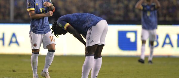 Futbolistas colombianos, entre ellos James Rodríguez, lamentan la derrota 1-6 frente a Ecuador por Eliminatorias Sudamericanas - Sputnik Mundo