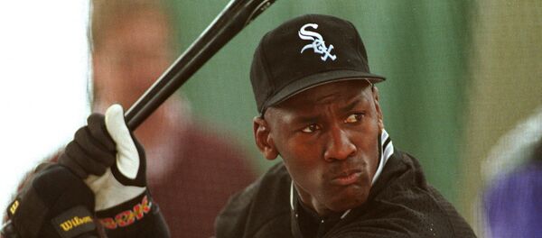 Michael Jordan, durante su paso por los Chicago White Sox Michael Jordan, durante su paso por los Chicago White Sox - Sputnik Mundo