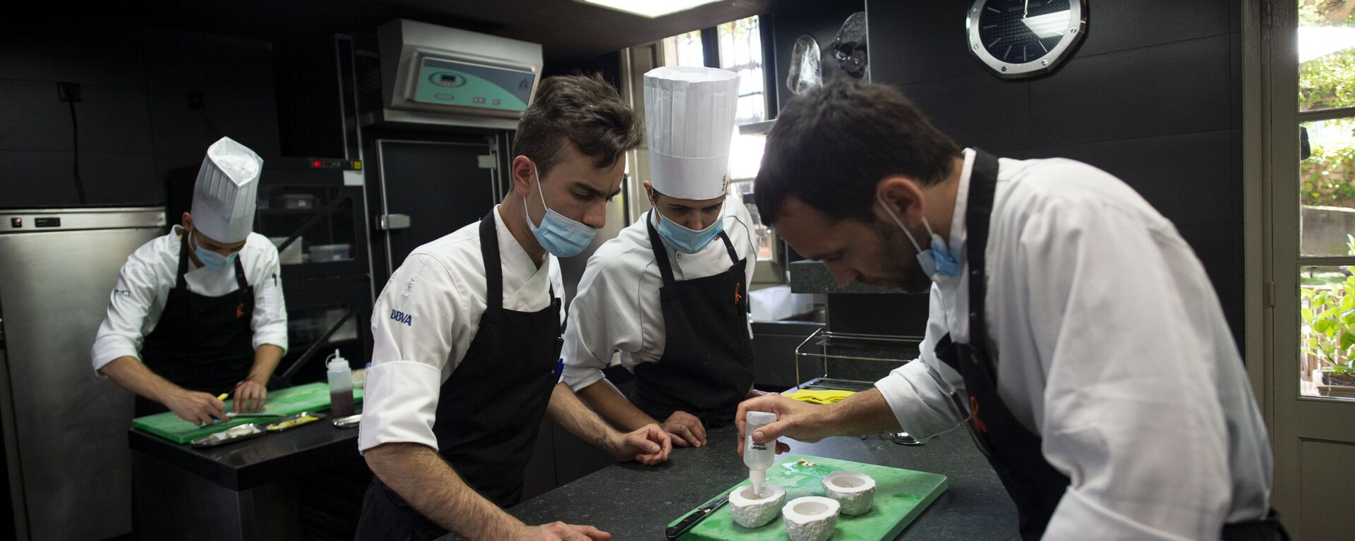 Cocineros en el Celler de Can Roca (Girona) - Sputnik Mundo, 1920, 20.11.2020