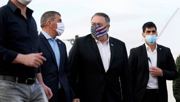 Mike Pompeo, secretario de Estado de EEUU, durante su visita a los Altos del Golán Mike Pompeo, secretario de Estado de EEUU, durante su visita a los Altos del Golán - Sputnik Mundo