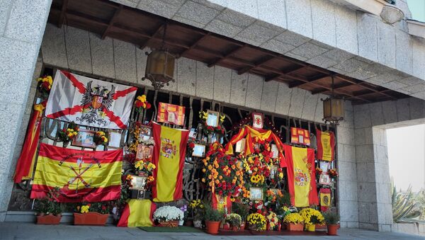 Panteón de Francisco Franco en el cementerio de Mingorrubio (Madrid) - Sputnik Mundo