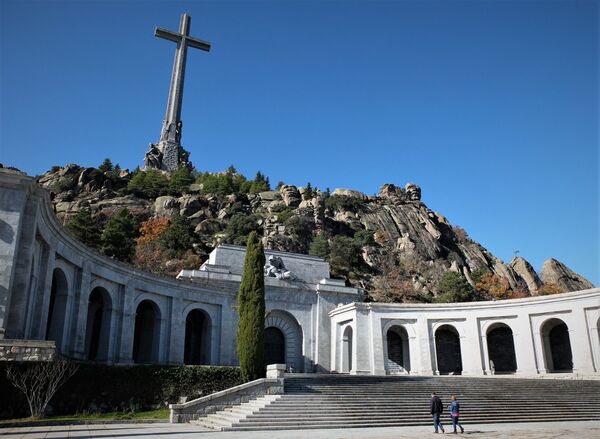 Muerte de Franco en España: un aniversario deslucido por el COVID-19 y la exhumación Muerte de Franco en España: un aniversario deslucido por el COVID-19 y la exhumación - Sputnik Mundo