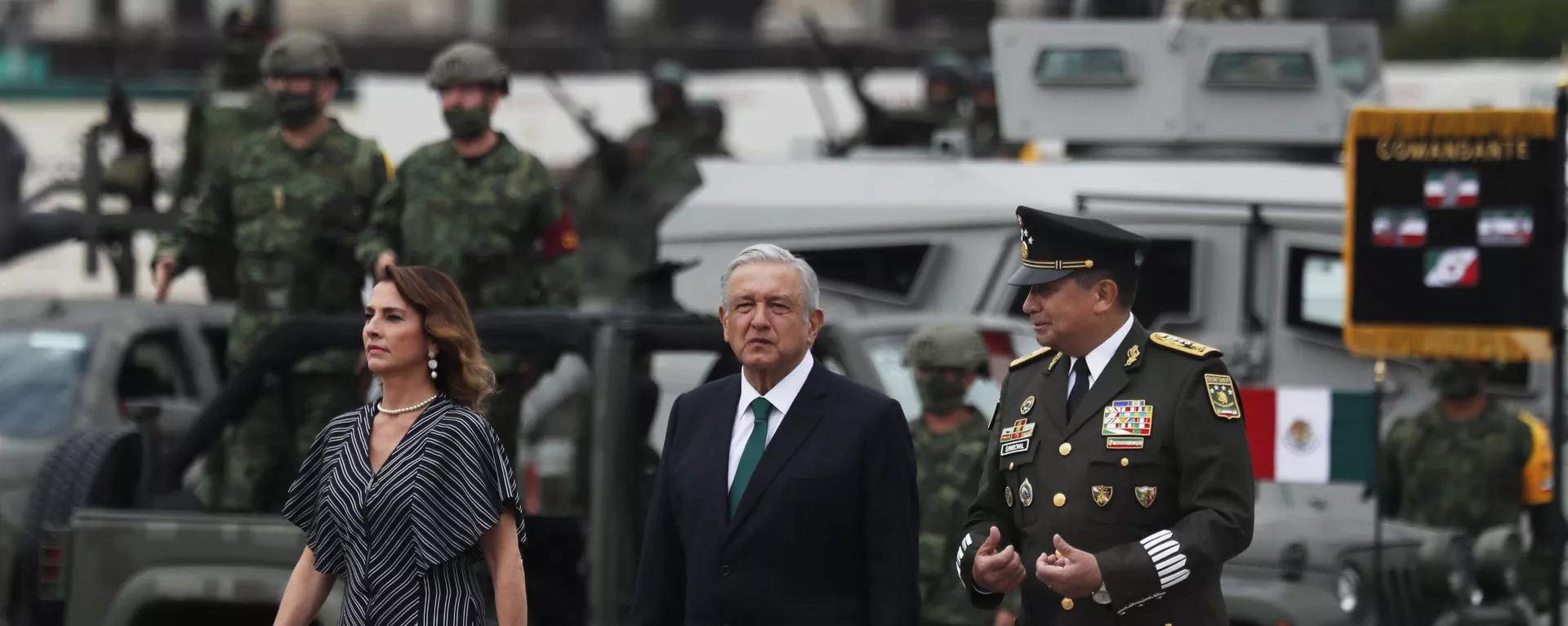 El presidente de México, Andrés Manuel López Obrador, durante el desfile militar del 16 de septiembre El presidente de México, Andrés Manuel López Obrador, durante el desfile militar del 16 de septiembre - Sputnik Mundo, 1920, 20.11.2020