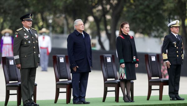 El desfile militar por el 110 aniversario de la Revolución Mexicana - Sputnik Mundo