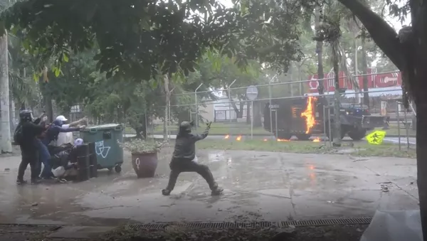 Lanzan cócteles molotov durante los enfrentamientos con la Policía en Colombia