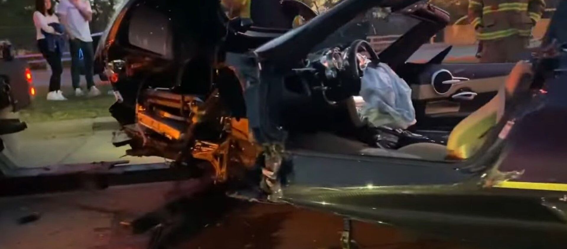 Un adolescente destroza el hipercoche Pagani Huayra de su padre - Sputnik Mundo, 1920, 21.11.2020