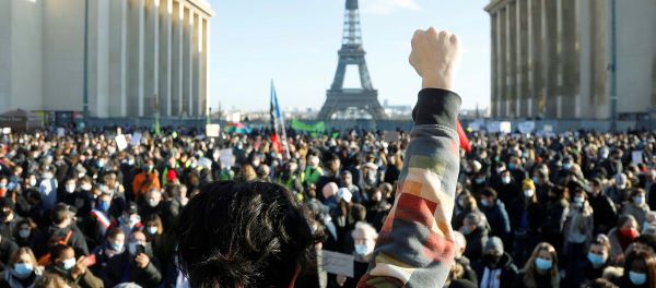 Las protestas contra la ley de seguridad global en París - Sputnik Mundo