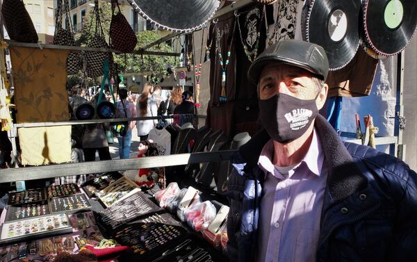 Antonio Calle, tendero del Rastro de Madrid, en su puesto - Sputnik Mundo