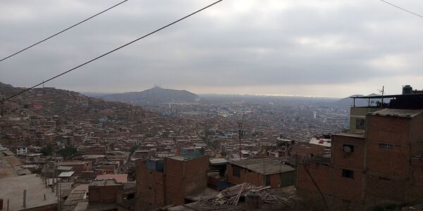 La resistencia a la crisis en los barrios populares de Lima - Sputnik Mundo