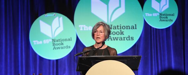 Louise Glück, premio Nobel de Literatura, durante un acto de 2014 - Sputnik Mundo