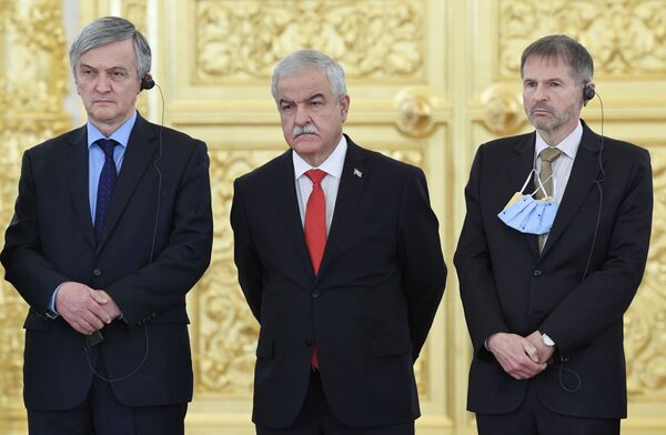 Rusia espera que Perú dé una solución constitucional a la crisis política - Sputnik Mundo