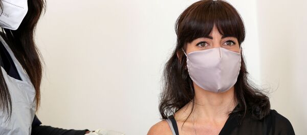 Vacunación contra el coronavirus (imagen referencial) - Sputnik Mundo