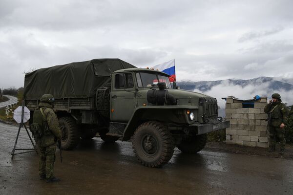 ¿En jaque por Armenia? Francia juega al ajedrez en el Cáucaso, mientras manda un mensaje a Turquía - Sputnik Mundo