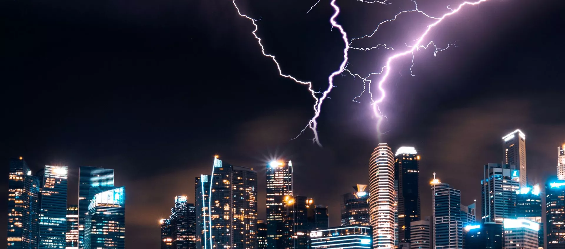 Unos rayos en Singapur Unos rayos en Singapur - Sputnik Mundo, 1920, 25.11.2020
