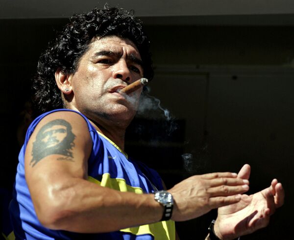 Maradona, adiós a un astro irreverente hasta en la muerte - Sputnik Mundo