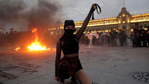 Marcha feminista en Ciudad de México Marcha feminista en Ciudad de México - Sputnik Mundo