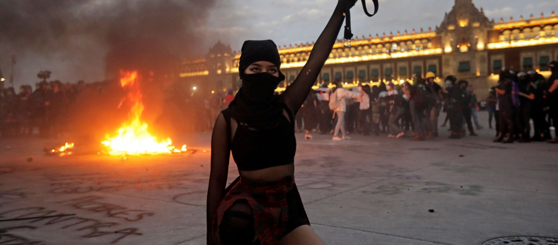 Marcha feminista en Ciudad de México - Sputnik Mundo, 1920, 26.11.2020