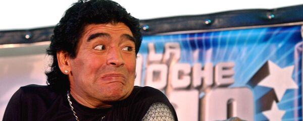 Diego Maradona en 2005, cuando conducía el programa de tv 'La Noche del Diez' - Sputnik Mundo