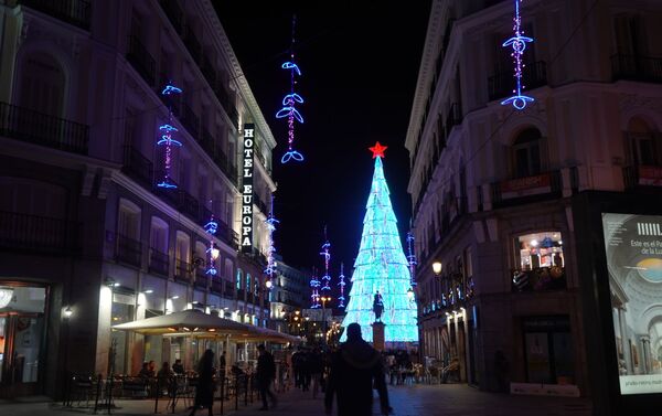 Luces de Navidad en Madrid  - Sputnik Mundo