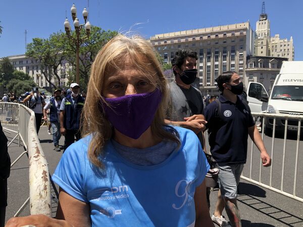 Alegría, llanto y violencia durante la despedida de Maradona en Argentina - Sputnik Mundo