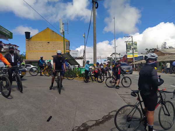Bogotá busca incentivar el uso de la bicicleta y reducir la huella de carbono - Sputnik Mundo