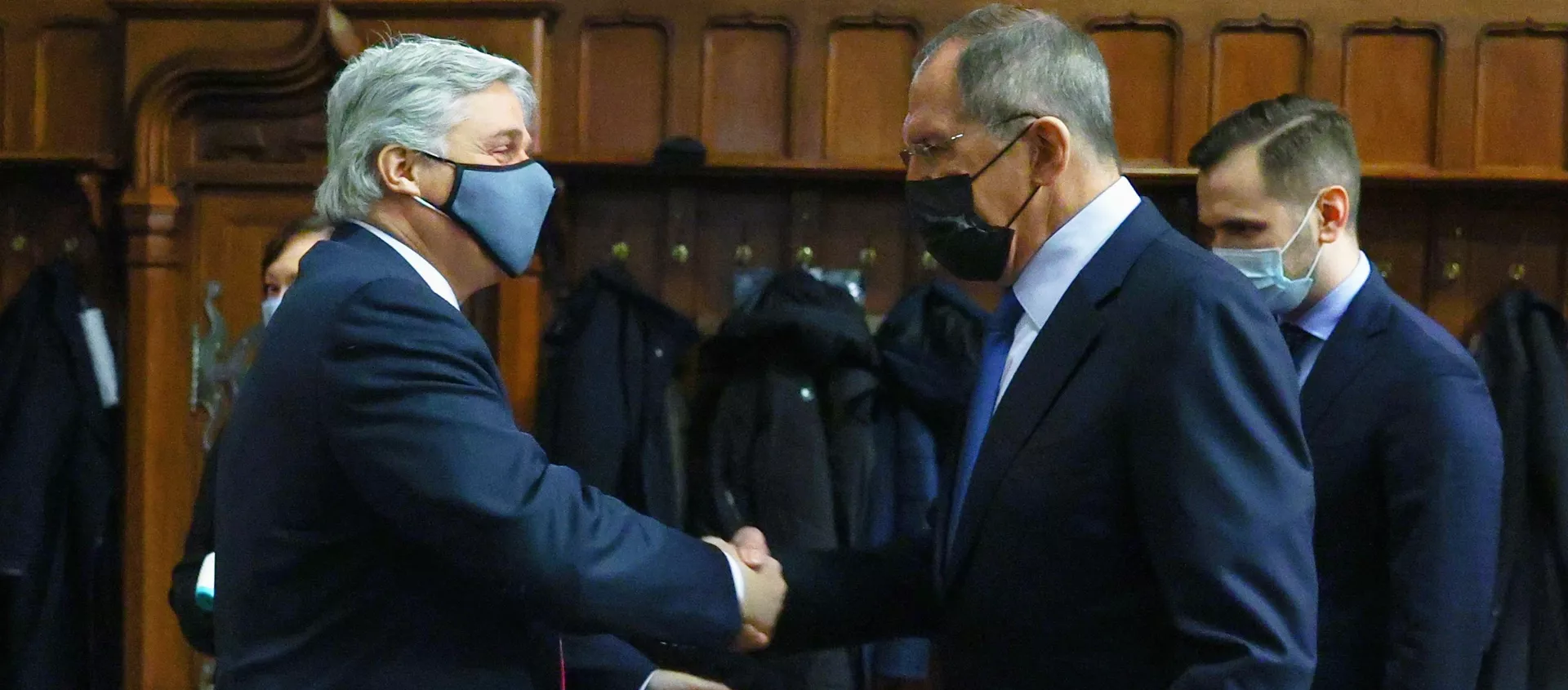El ministro de Exteriores ruso, Serguéi Lavrov y el canciller uruguayo, Francisco Bustillo - Sputnik Mundo, 1920, 01.12.2020