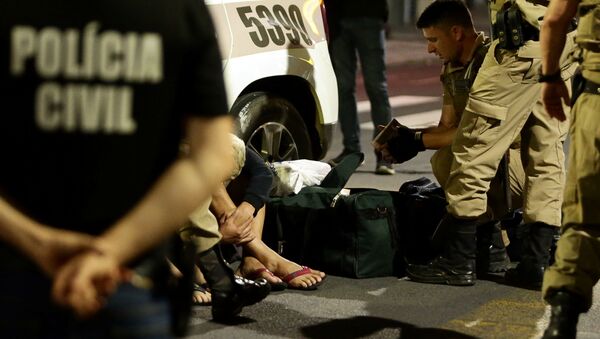 Atraco de 30 encapuchados a un banco en la localidad de Criciúma, Brasil - Sputnik Mundo