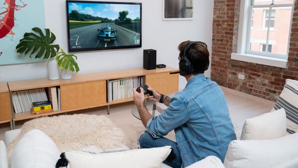 Un chico juega con la Xbox (archivo) - Sputnik Mundo
