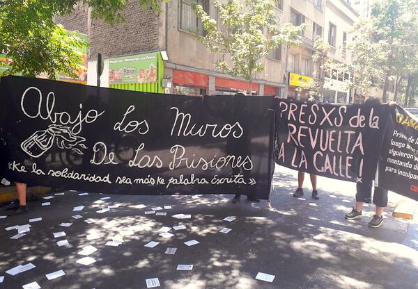 Lienzos en apoyo a presos de la revuelta - Sputnik Mundo