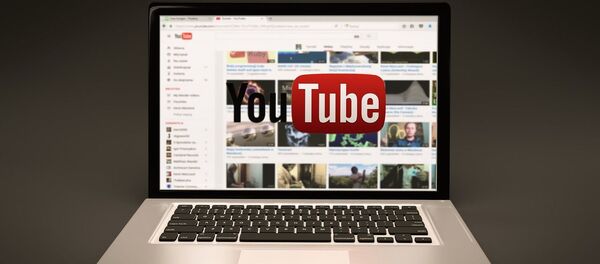 Computadora con YouTube - Sputnik Mundo