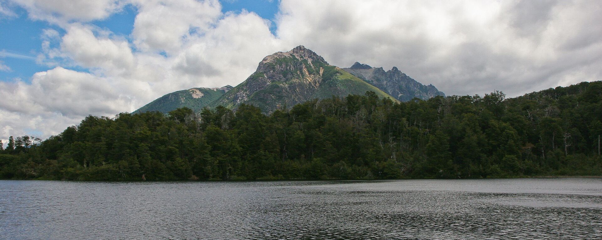 Lago Escondido, Río Negro, Argentina - Sputnik Mundo, 1920, 03.12.2020