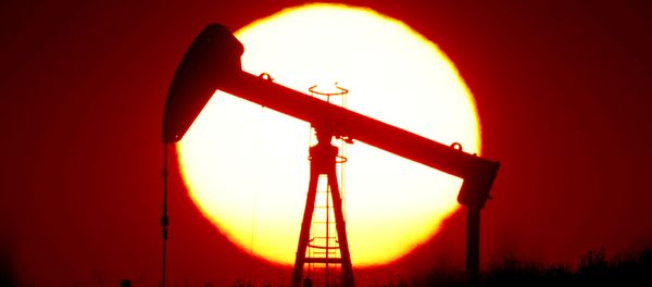Extracción de petróleo (imagen referencial) - Sputnik Mundo