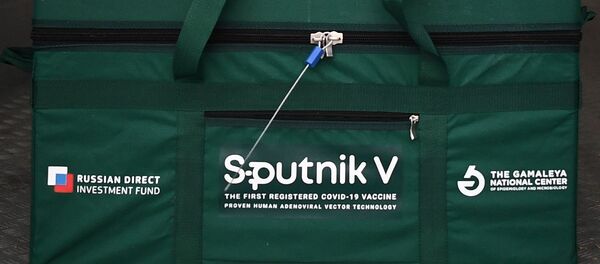 Un contenedor con la vacuna contra el coronavirus Sputnik V - Sputnik Mundo