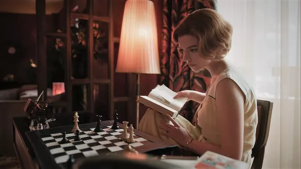 Un fotograma de 'Gambito de dama', la serie de Netflix Un fotograma de 'Gambito de dama', la serie de Netflix - Sputnik Mundo