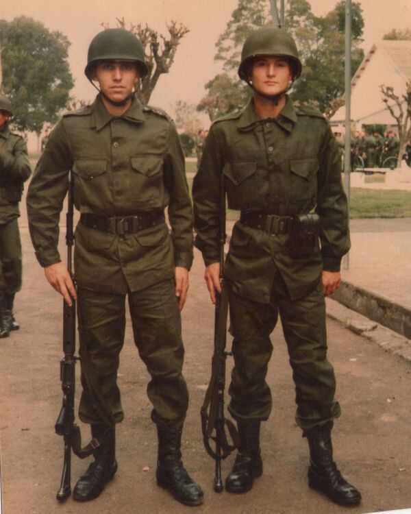 Julio Aro en el Ejército Julio Aro en el Ejército - Sputnik Mundo