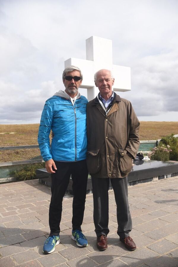 Julio Aro y Geoffrey Cardozo Julio Aro y Geoffrey Cardozo - Sputnik Mundo