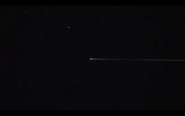 Según las estimaciones de los científicos, la materia extraída le permitirá a la humanidad entender cómo fue formado el sistema solar y cómo surgió la vida. En la foto: el regreso a la Tierra de la cápsula desde el asteroide Ryugu. Según las estimaciones de los científicos, la materia extraída le permitirá a la humanidad entender cómo fue formado el sistema solar y cómo surgió la vida. En la foto: el regreso a la Tierra de la cápsula desde el asteroide Ryugu. - Sputnik Mundo