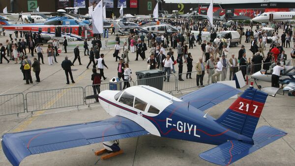 Un avión en la exposición del Salón Aeronáutico de Le Bourget  (archivo) - Sputnik Mundo