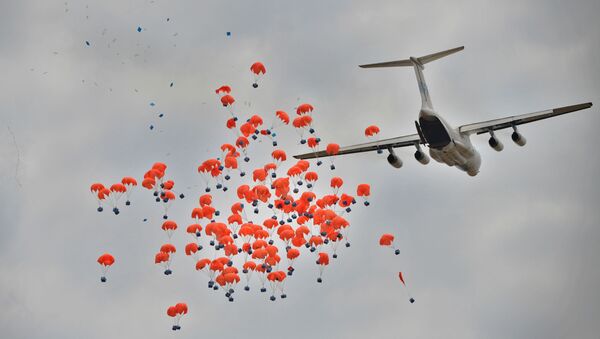 El reparto de paquetes por el Programa Mundial de Alimentos de las Naciones Unidas - Sputnik Mundo