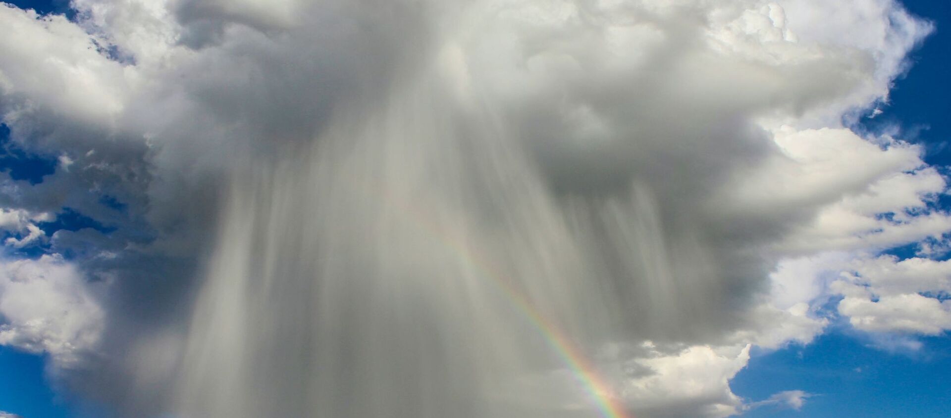 Una nube, lluvia y arcoíris - Sputnik Mundo, 1920, 08.12.2020