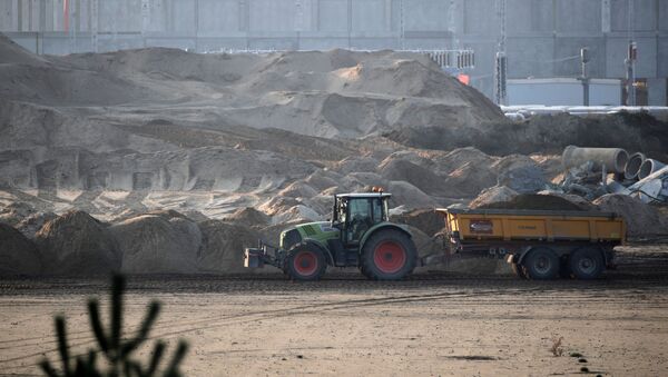 El sitio de construcción de la 'gigafábrica' de Tesla en Gruenheide, cerca de Berlín, Alemania - Sputnik Mundo