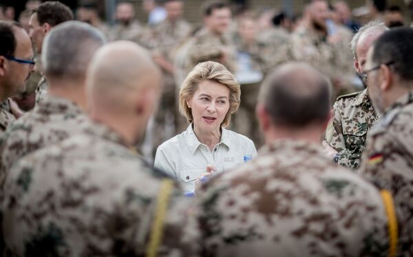 La presidenta de la Comisión Europea, Ursula von der Leyen, se posicionó en cuarto lugar de la lista. - Sputnik Mundo