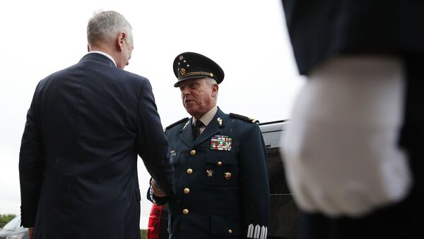 Secretario de Defensa de EEUU, James Mattis, recibe a su homólogo mexicano, Salvador Cienfuegos Zepeda, en Pentágono (2017) - Sputnik Mundo