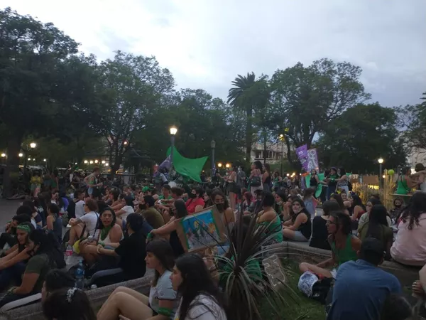 Manifestaciones a favor de la legalización del aborto en Argentina Manifestaciones a favor de la legalización del aborto en Argentina - Sputnik Mundo
