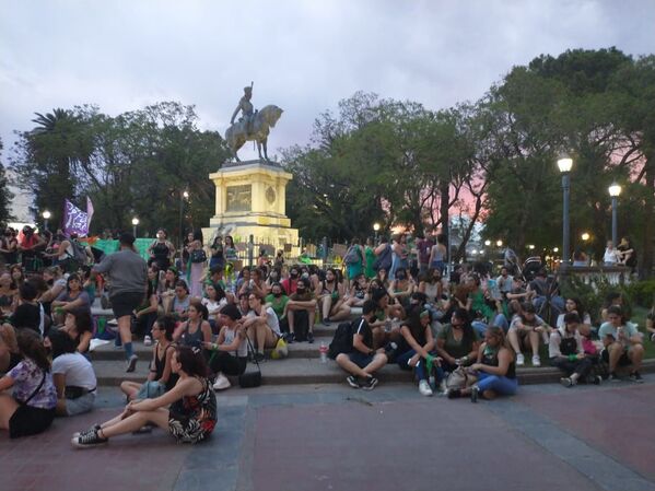 Manifestaciones a favor de la legalización del aborto en Argentina - Sputnik Mundo