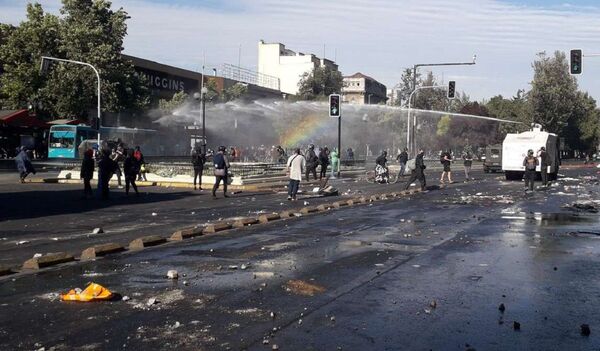 Manifestaciones en Chile por las víctimas de la dictadura y el estallido social - Sputnik Mundo