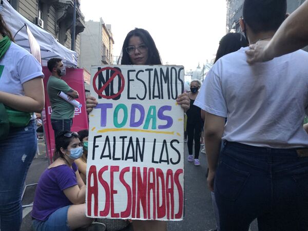 La marcha de pañuelos verdes en Argentina que apoyan la legalización del aborto La marcha de pañuelos verdes en Argentina que apoyan la legalización del aborto - Sputnik Mundo